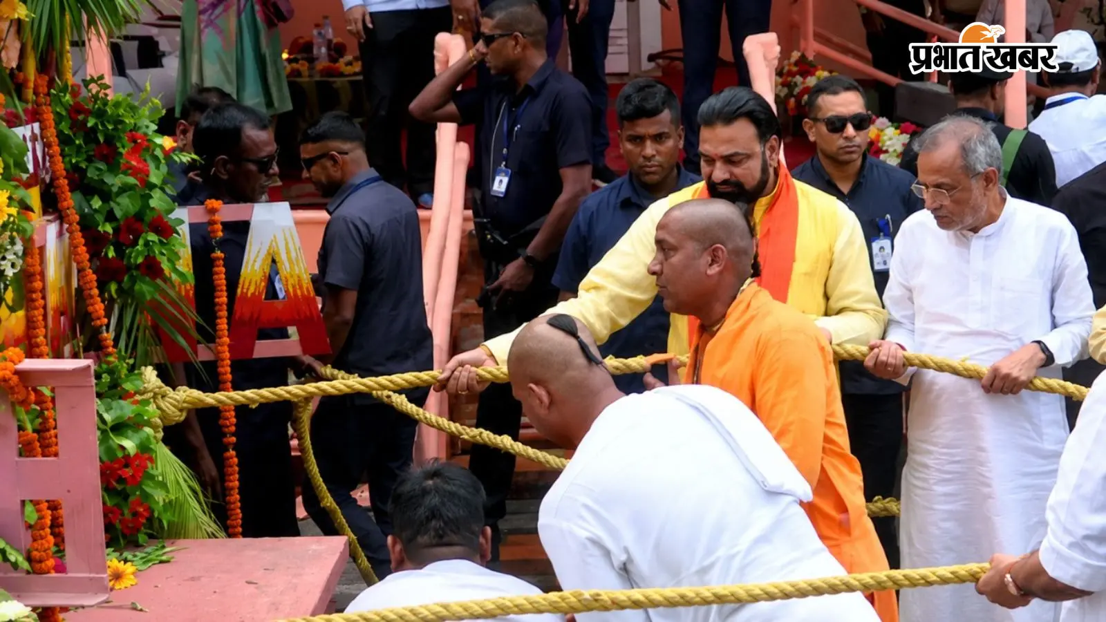 पटना में निकली भगवान जगन्नाथ की रथयात्रा, CM सम्राट चौधरी ने की आरती और खींची रथ की डोरी