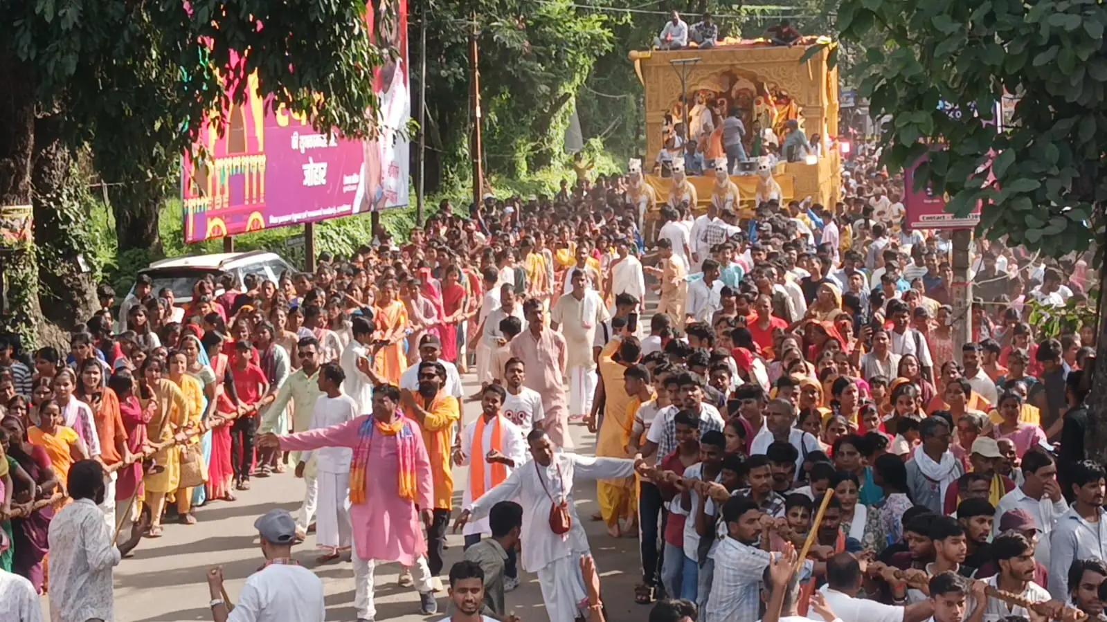 मंगला आरती के साथ शुरू हुई भगवान जगन्नाथ की रथयात्रा, पाहंडी और छैरा पहरा बना आकर्षण