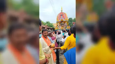 रत्न सिंहासन से उतर भक्तों के द्वार आये महाप्रभु