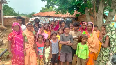 सबैजोर गांव में दर्जनों बच्चों का आधार कार्ड नहीं, नहीं जा पा रहे हैं विद्यालय