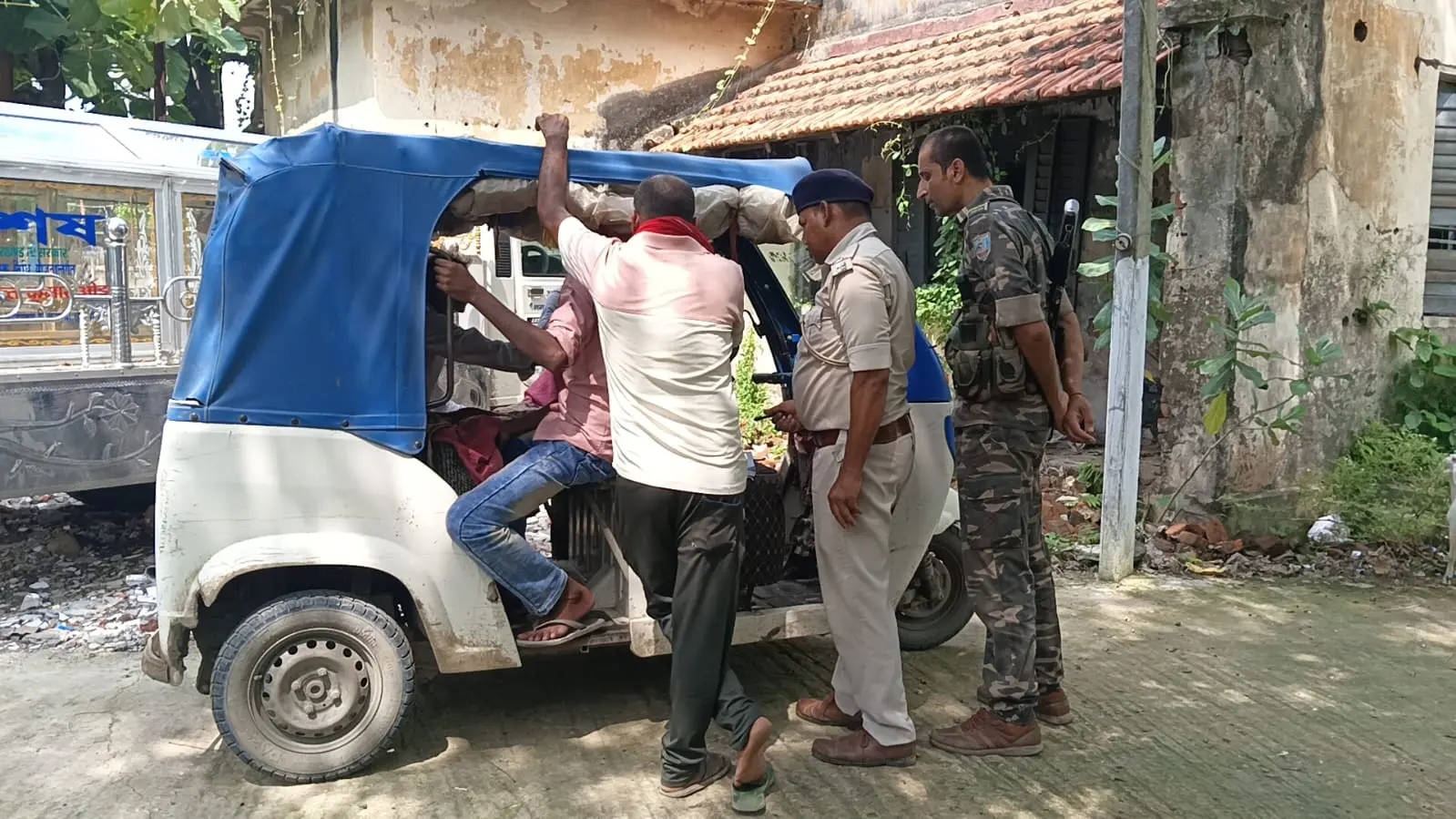 सर्पदंश से किशोर की मौत, इलाज के दौरान अस्पताल में तोड़ा दम