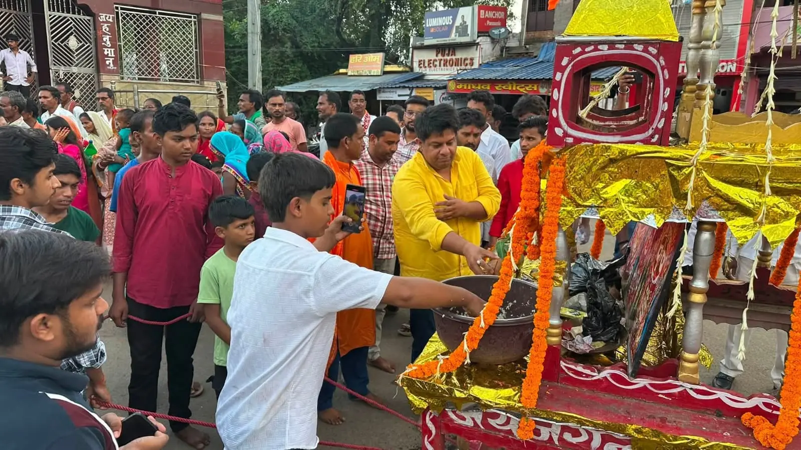 पालोजोरी : रथयात्रा में निकली आकर्षक झांकी