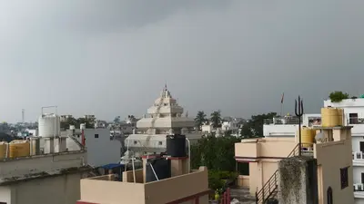 कटिहार में आज मौसम दिखाएगा कई रंग: उमस भरी गर्मी के बीच गरज-चमक के साथ बारिश का अलर्ट