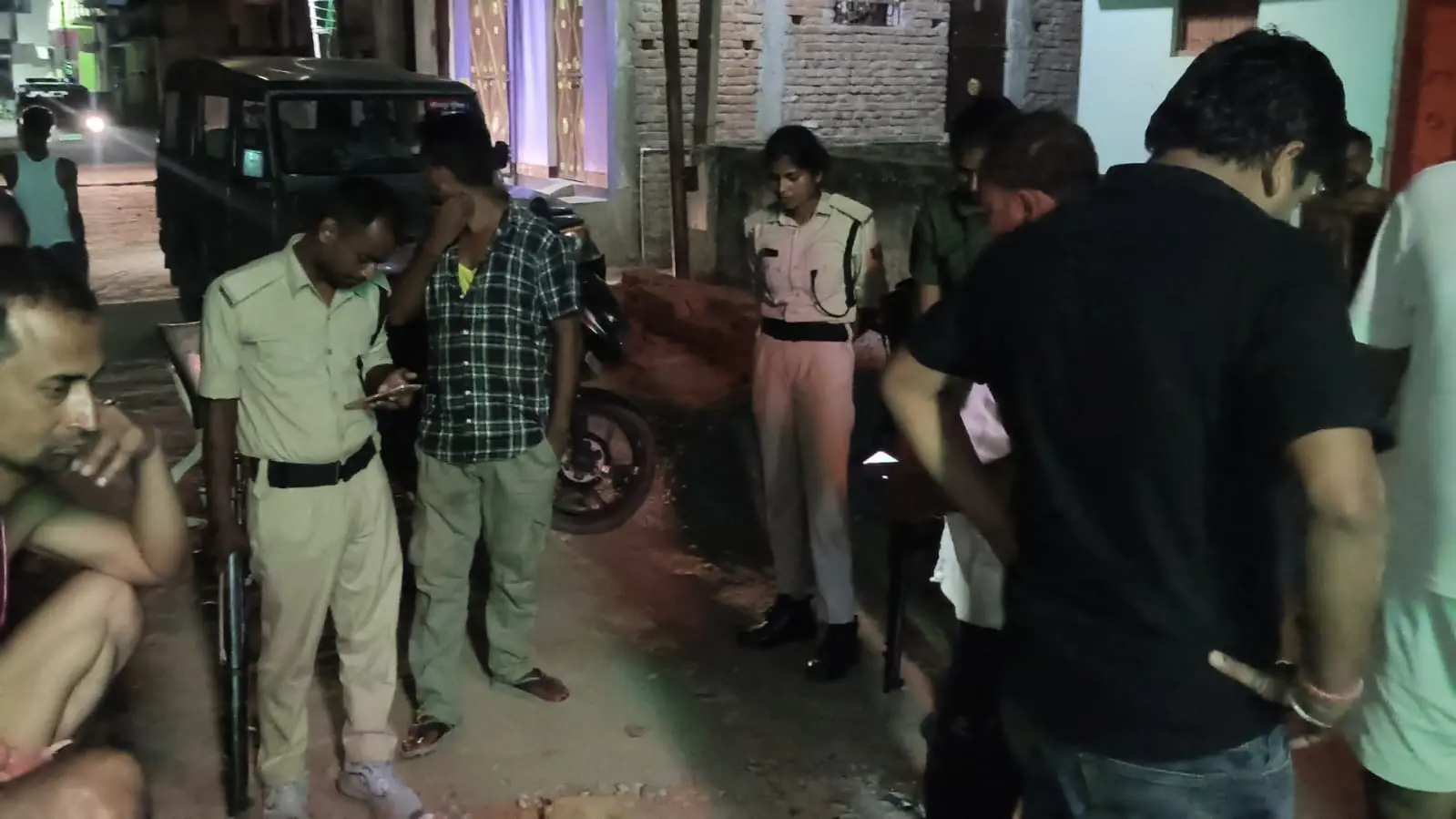 आरा: कोईलवर में होटल कारोबारियों पर देर रात फायरिंग, नकाबपोश बदमाशों ने चेन और कैश लूटा