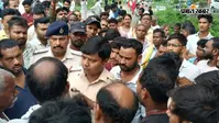 औरंगाबाद में युवक की मौत के बाद भड़के ग्रामीण, नौकरी और मुआवजे की मांग पर अड़े लोग, वाहनों की लगी लंबी कतार