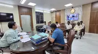 प्रधानमंत्री आवास योजना और मनरेगा की डीएम ने की समीक्षा, कार्यों में तेजी लाने का निर्देश