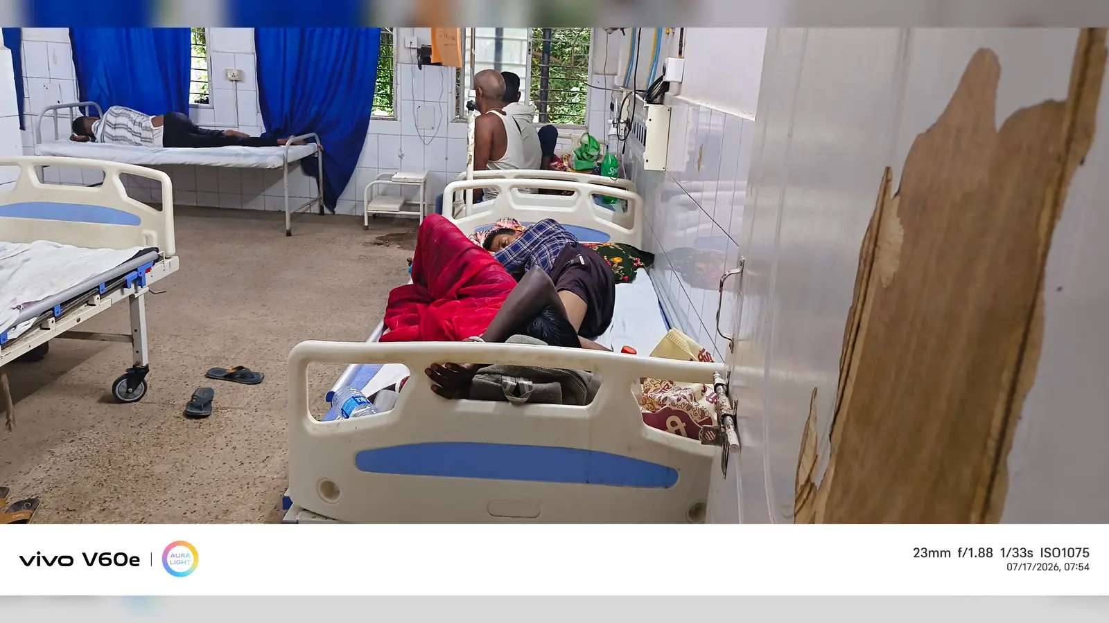 फोटो सदर अस्पताल में इलाजरत घायल | Prabhat Khabar Network फोटो सदर अस्पताल में इलाजरत घायल | Prabhat Khabar Network