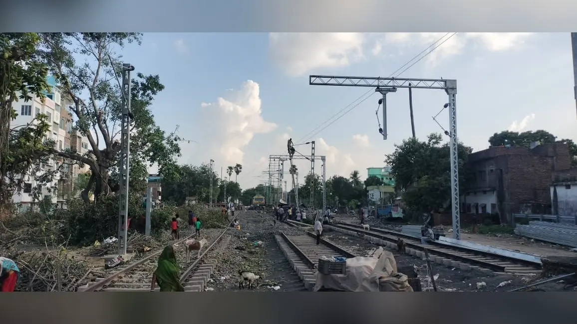 इलेक्ट्रिफिकेशन का काम हुआ पूरा. | Prabhat Khabar Network इलेक्ट्रिफिकेशन का काम हुआ पूरा. | Prabhat Khabar Network