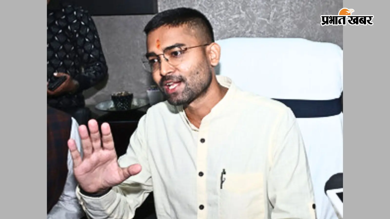 मंत्री दीपक प्रकाश की फाइल फोटो मंत्री दीपक प्रकाश की फाइल फोटो