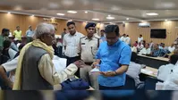 सासाराम में “सबका सम्मान-जीवन आसान” कार्यक्रम के तहत जनता दरबार आयोजित, कई मामलों पर हुई सुनवाई ; भूमि विवाद के मामले रहे प्रमुख