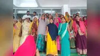 पलामू : वर्षों से सड़क की दुर्दशा झेल रहीं रांकी-हमीनपुर की महिलाओं ने डीसी को सुनाई पीड़ा