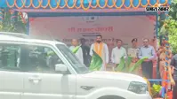 बिहार पुलिस को मिली चमचमाती हाईटेक गाड़ियां, CM सम्राट चौधरी ने हरी झंडी दिखाकर किया रवाना