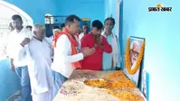 सीवान में स्वतंत्रता सेनानी शिव बचन कुंवर की 15वीं पुण्यतिथि पर श्रद्धांजलि, गरीबों के बीच बांटे गए वस्त्र, भारत छोड़ो आंदोलन में निभाई थी अहम भूमिका