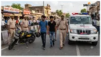 लहरिया कट बाइक चलाने वाले दो युवक गिरफ्तार, थानेदार की गाड़ी के सामने कर रहे थे स्टंट