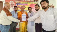 सारण: आरटीई एक्ट में संशोधन की मांग को लेकर शिक्षक संघ ने सांसद जनार्दन सिंह सिग्रीवाल को सौंपा ज्ञापन