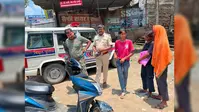 गोपालगंज के बथुआ बाजार में ऑटो की टक्कर से स्कूटी सवार तीन युवतियां घायल, सीसीटीवी से चालक की तलाश