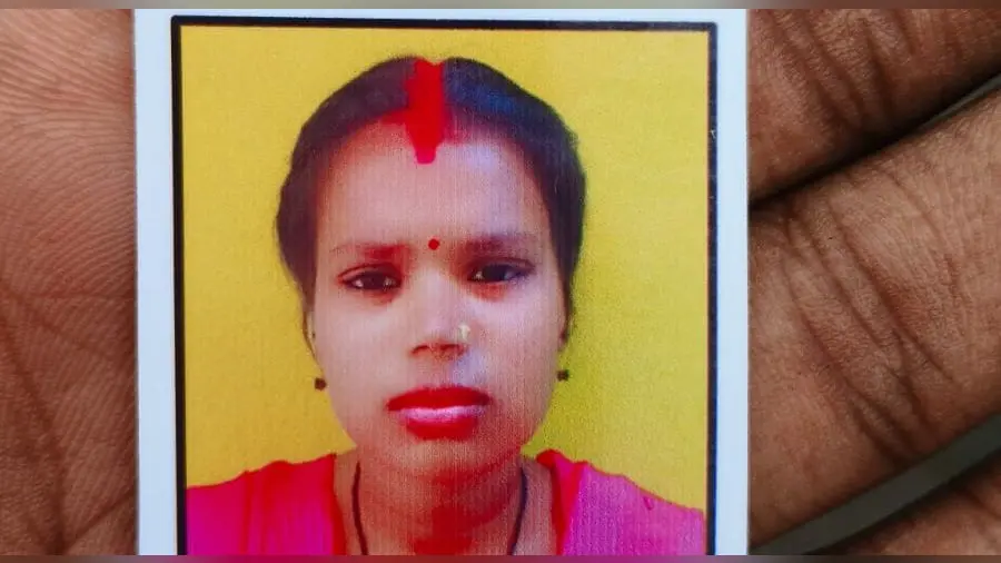 डायन-बिसाही के आरोप में झाड़फूंक, इलाज के दौरान महिला की मौत; दो परिवारों में तनाव | Prabhat Khabar Network डायन-बिसाही के आरोप में झाड़फूंक, इलाज के दौरान महिला की मौत; दो परिवारों में तनाव | Prabhat Khabar Network