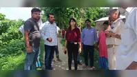 लगातार बारिश के बाद बढ़ने लगा सिकरहना का पानी, कटाव का भी खतरा; नदी किनारे पहुंचे CO और BDO
