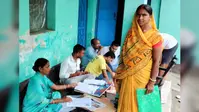 एसआईआर फॉर्म जमा करने में बीएलओ पर बढ़ा दबाव, समय बढ़ाने की मांग