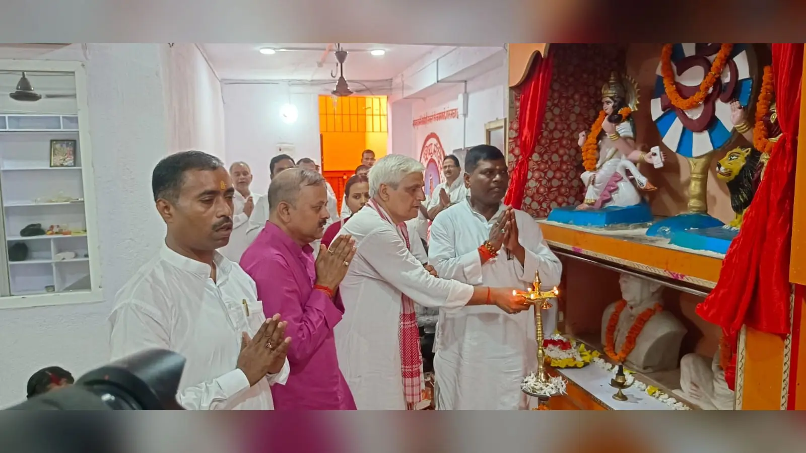 फोटो :- कार्यक्रम का उद्घाटन करते विधायक व अन्य | Prabhat Khabar Network फोटो :- कार्यक्रम का उद्घाटन करते विधायक व अन्य | Prabhat Khabar Network
