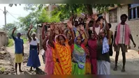 सारण: मकेर के अमनौर डीह में सड़क अतिक्रमण के खिलाफ ग्रामीणों का प्रदर्शन, सीओ को सौंपा आवेदन