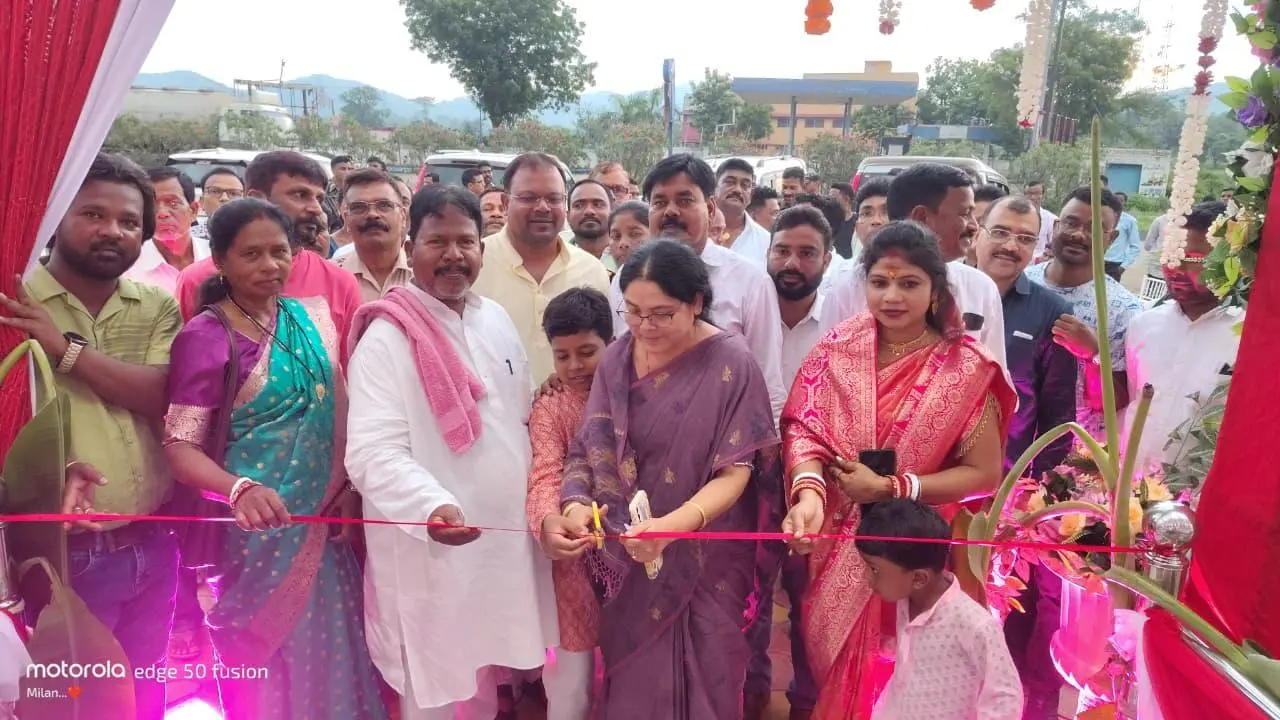 झामुमो कार्यालय का उद्घाटन करते विधायक | Prabhat Khabar Network झामुमो कार्यालय का उद्घाटन करते विधायक | Prabhat Khabar Network
