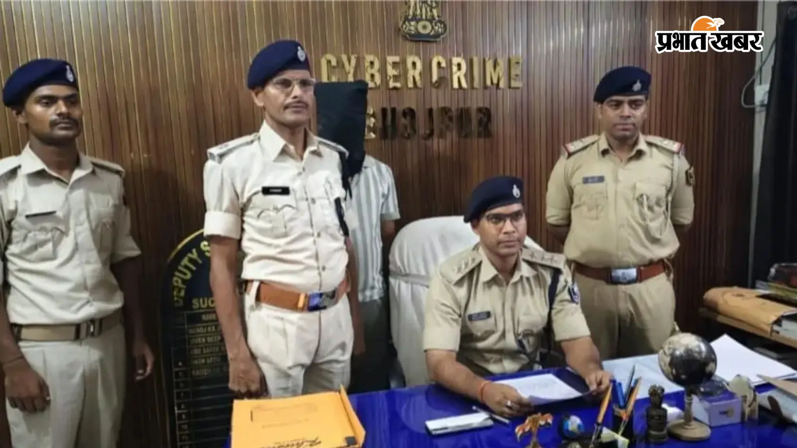 नौकरी का झांसा: छात्रा से 23 लाख ठगे, ठग गिरफ्तार नौकरी का झांसा: छात्रा से 23 लाख ठगे, ठग गिरफ्तार