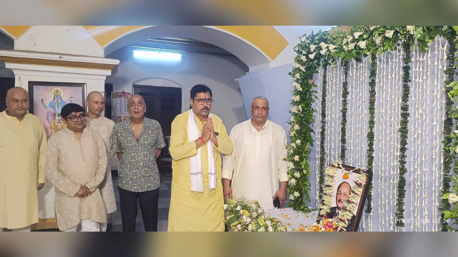 फोटो- गया- श्रद्धांजलि सभा में शामिल लोग | Prabhat Khabar Network फोटो- गया- श्रद्धांजलि सभा में शामिल लोग | Prabhat Khabar Network