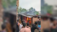 गैस सिलेंडर के रेगुलेटर में आग लगने से रसोईघर में लगी आग, गृहस्वामी झुलसा