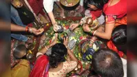 ठाकुरगंज का ऐतिहासिक हरगौरी मंदिर शिवभक्ति के रंग में डूबा: बंगला सावन के पहले दिन उमड़ा आस्था का सैलाब