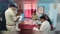 बगहा में एसपी का औचक निरीक्षण, पुलिसकर्मियों को चेतावनी- लापरवाही बर्दाश्त नहीं होगी