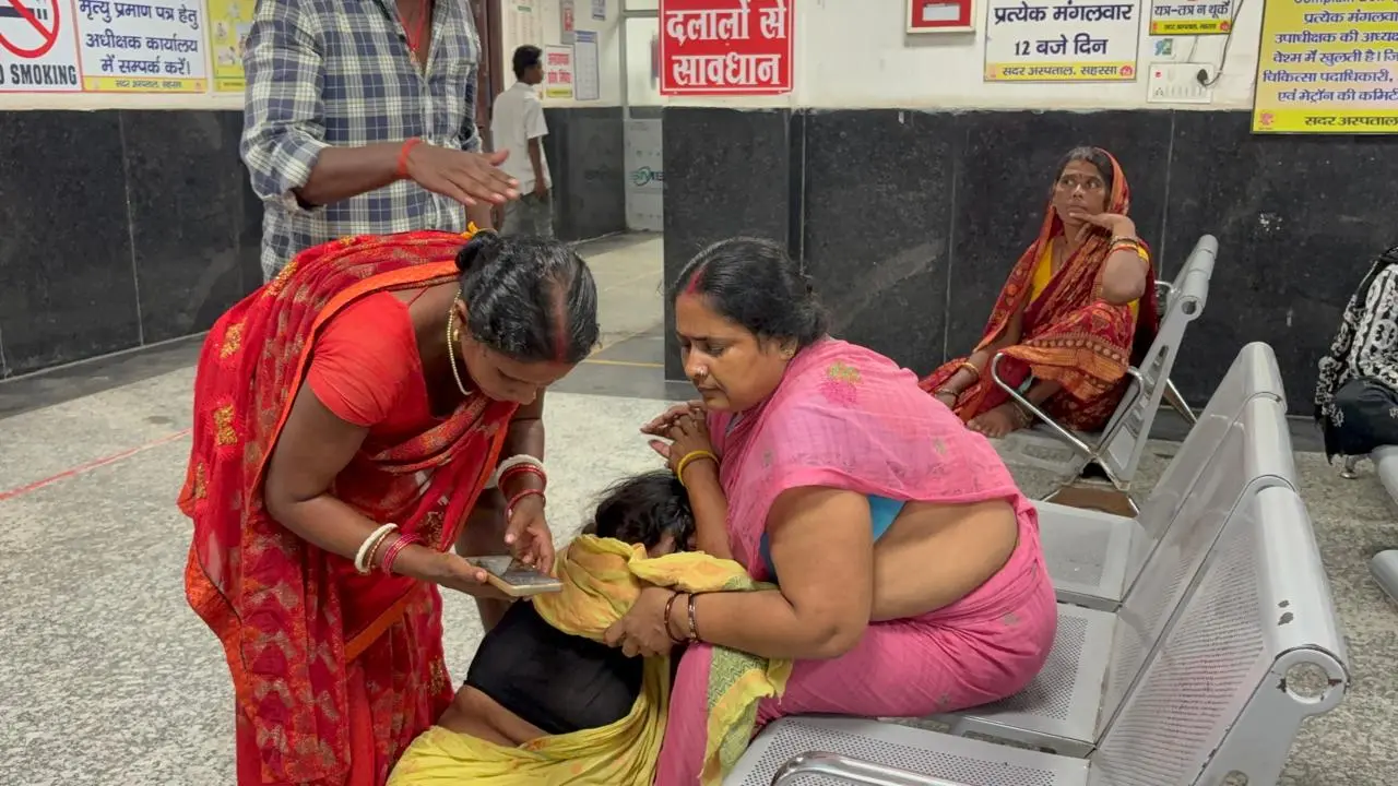 विलाप करते परिजन व पहुंची पुलिस | Prabhat Khabar Network विलाप करते परिजन व पहुंची पुलिस | Prabhat Khabar Network