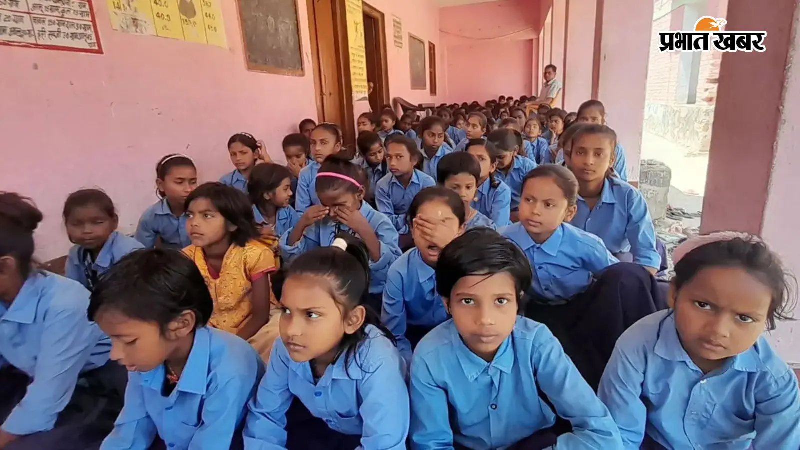 सुरक्षित शनिवार कार्यक्रम में मौजूद बच्चे सुरक्षित शनिवार कार्यक्रम में मौजूद बच्चे