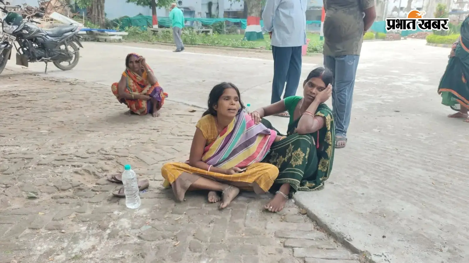 मृतक बच्चे की मां मृतक बच्चे की मां