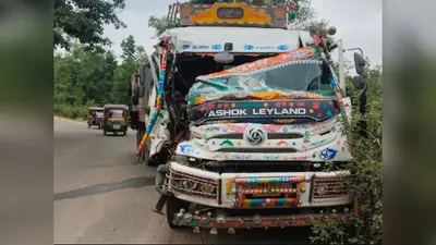 जमुई में तेज रफ्तार हाईवा ने गिट्टी लदे ट्रक में मारी टक्कर, चालक-सहायक बाल-बाल बचे