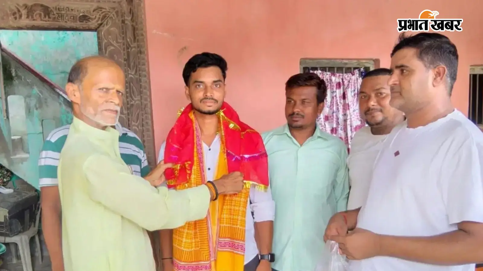 परिजनों के साथ सचिन यादव परिजनों के साथ सचिन यादव