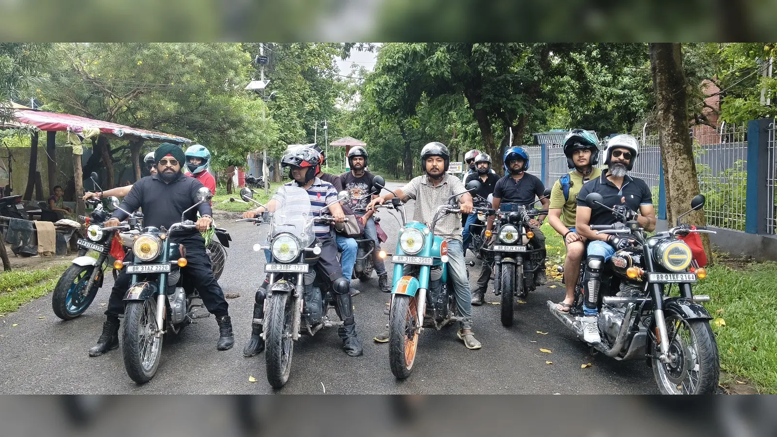 300 किमी की रोमांचक यात्रा तय कर हाजीपुर से पहुंचे 22 सदस्यीय दल ने प्राकृतिक सौंदर्य का लिया आनंद | Prabhat Khabar Network 300 किमी की रोमांचक यात्रा तय कर हाजीपुर से पहुंचे 22 सदस्यीय दल ने प्राकृतिक सौंदर्य का लिया आनंद | Prabhat Khabar Network
