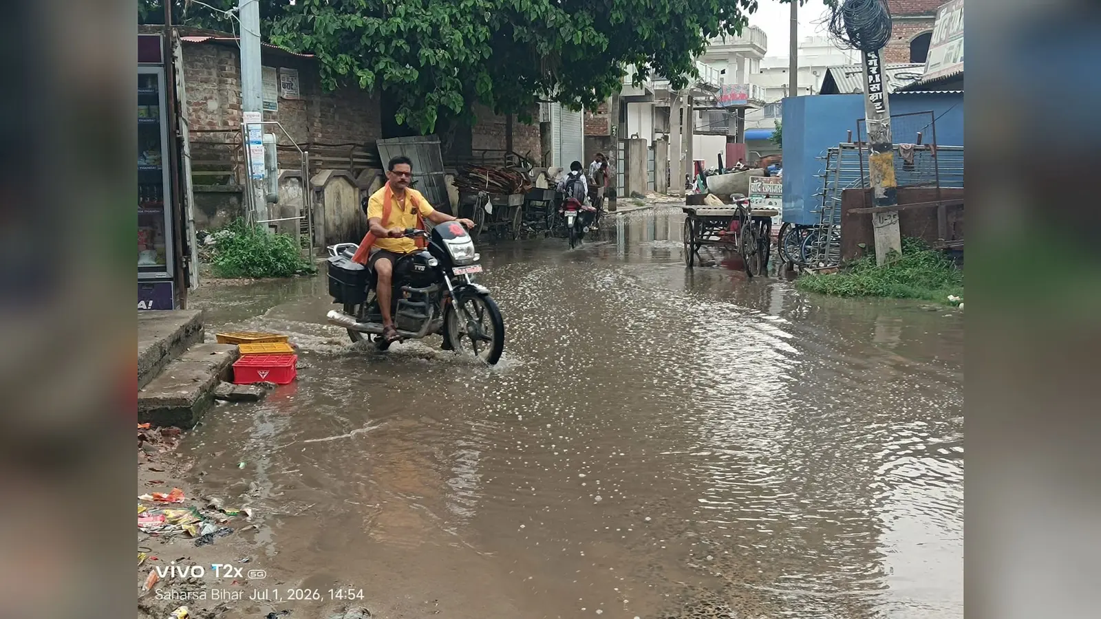 फोटो - सहरसा - बटराहा मुख्य सड़क पर जलजमाव | Prabhat Khabar Network फोटो - सहरसा - बटराहा मुख्य सड़क पर जलजमाव | Prabhat Khabar Network