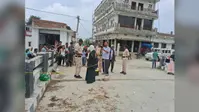 50 साल पुराने जमीन विवाद ने लिया हिंसक रूप, कई घायल, गांव में पुलिस कैंप, हालात पर नजर
