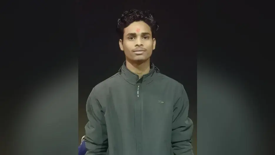 नीट 2026 में बनौता के रॉकी पटेल ने लहराया परचम | Prabhat Khabar Network नीट 2026 में बनौता के रॉकी पटेल ने लहराया परचम | Prabhat Khabar Network