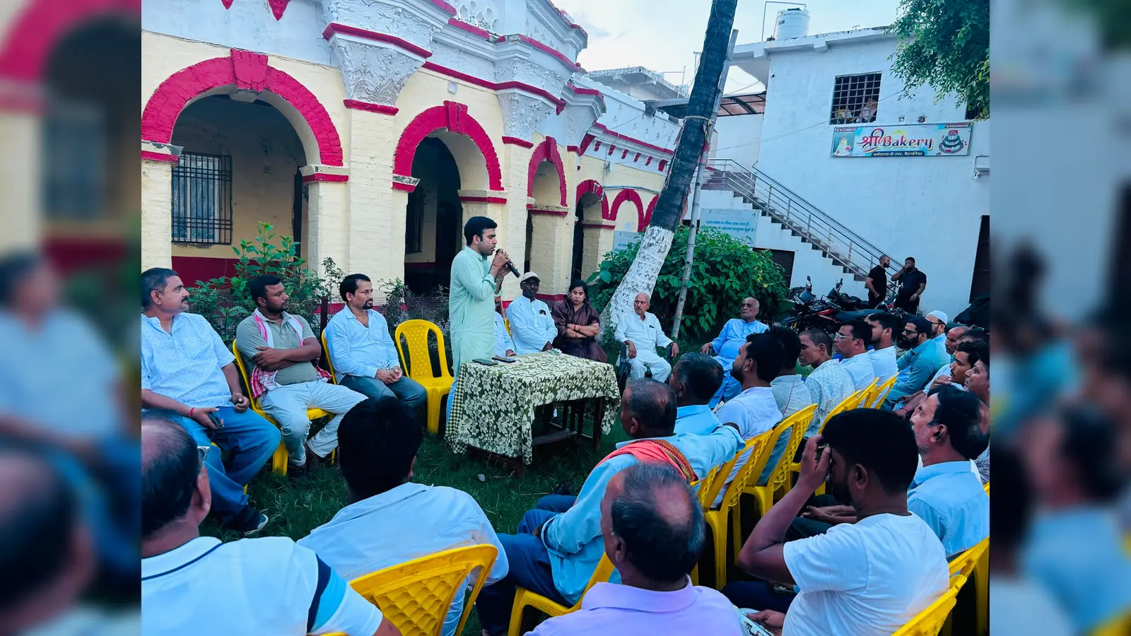 फोटो 11, शिक्षकों को संबोधित करते जदयू प्रवक्ता अभिषेक झा | Prabhat Khabar Network फोटो 11, शिक्षकों को संबोधित करते जदयू प्रवक्ता अभिषेक झा | Prabhat Khabar Network