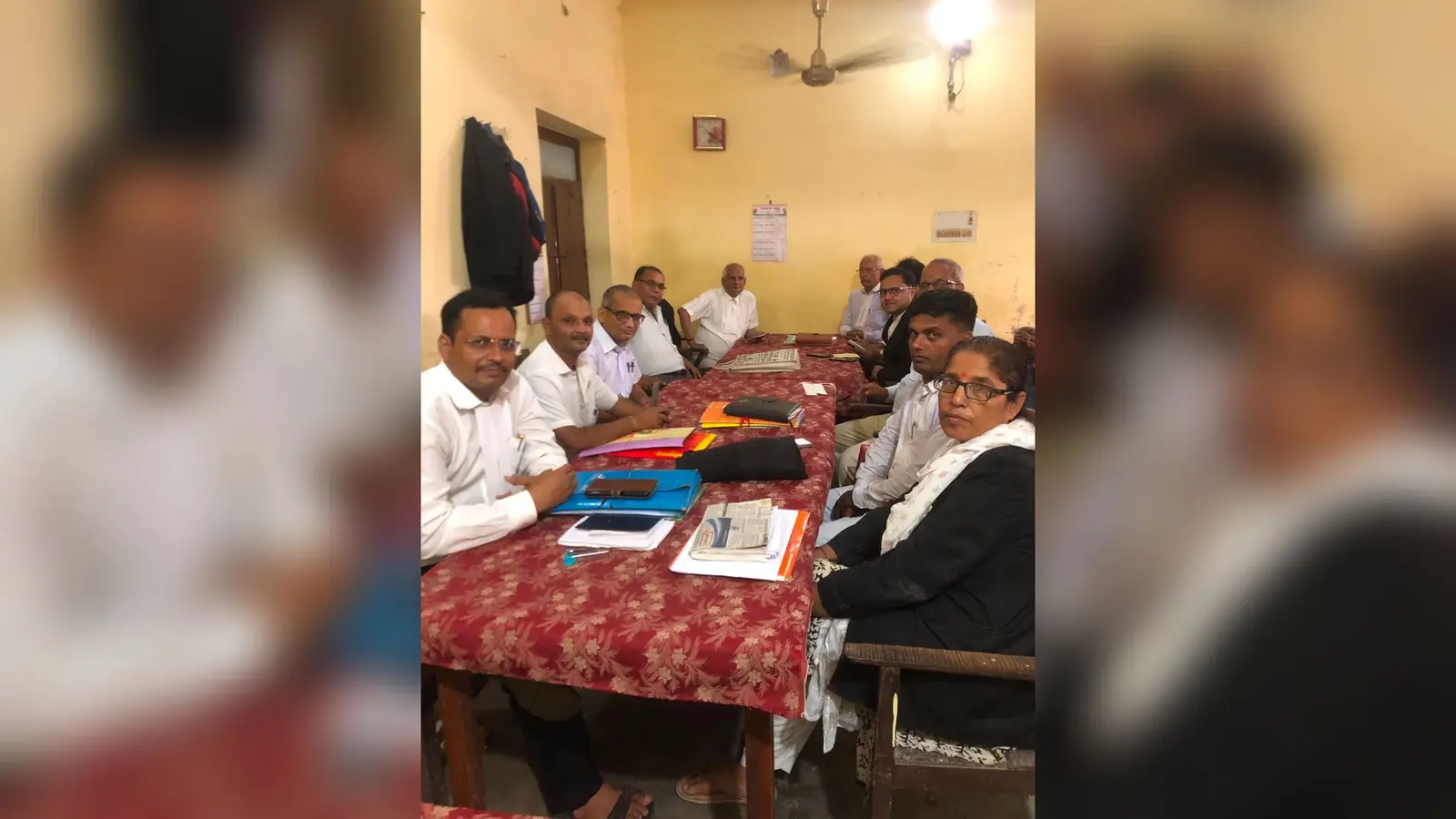 फोटो : परिचय: बैठक में उपस्थित अधिवक्ता | Prabhat Khabar Network फोटो : परिचय: बैठक में उपस्थित अधिवक्ता | Prabhat Khabar Network