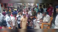 आरा : बिहिया में दीवार गिरने से दो मासूमों की मौत, मुआवजे की मांग को लेकर ग्रामीणों ने किया सड़क जाम