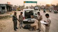 नेपाल से 150 बोतल शराब लेकर आ रहे थे तस्कर, सुरसंड में पुलिस ने रास्ते में दबोचा