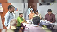 सीवान: जनता दरबार में पहुंचे 15 भूमि विवाद, 11 मामलों का मौके पर हुआ निष्पादन