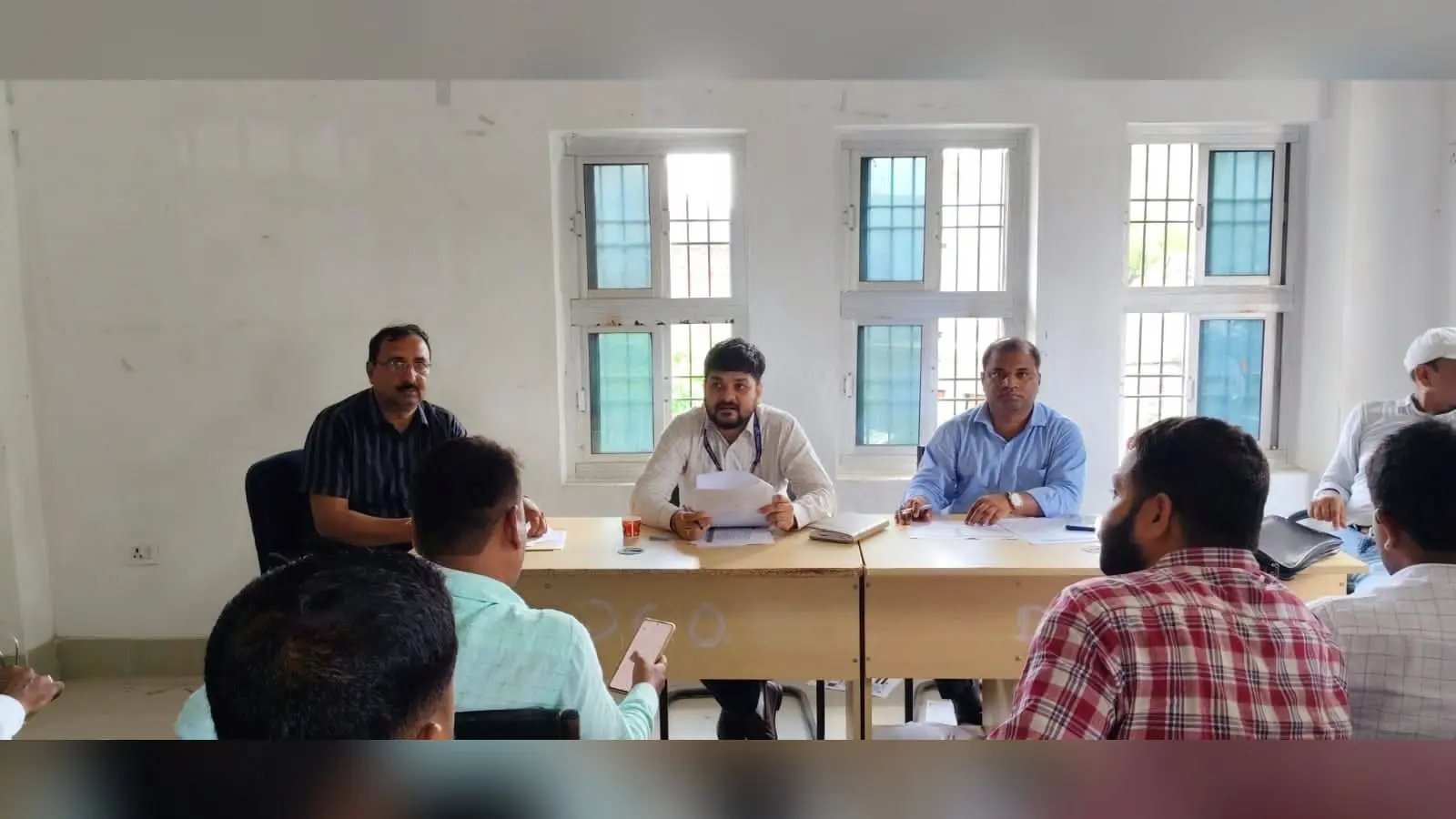 सहकार भवन में मिलर और पैक्स अध्यक्ष के साथ बैठक करते डीसीओ, एसएफसी प्रबंधक | Prabhat Khabar Network सहकार भवन में मिलर और पैक्स अध्यक्ष के साथ बैठक करते डीसीओ, एसएफसी प्रबंधक | Prabhat Khabar Network