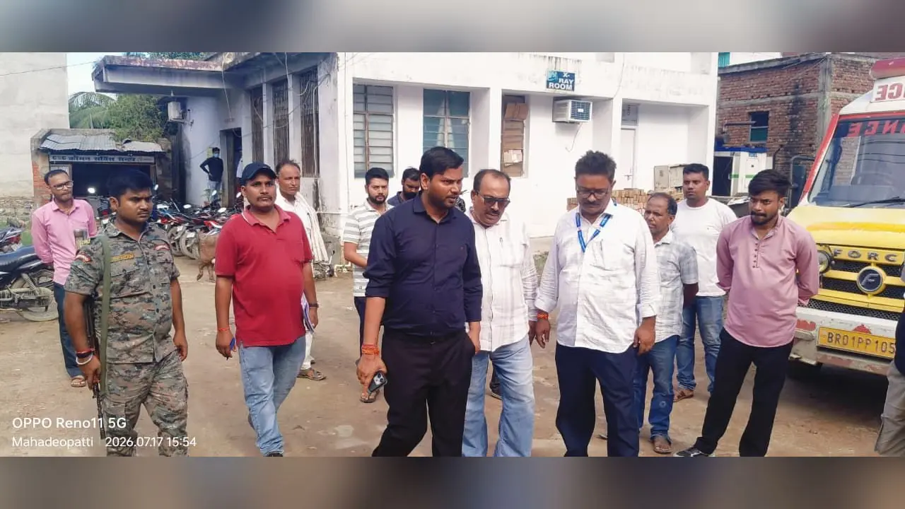 निरीक्षण करते एसडीएम आनंद कुमार | Prabhat Khabar Network निरीक्षण करते एसडीएम आनंद कुमार | Prabhat Khabar Network