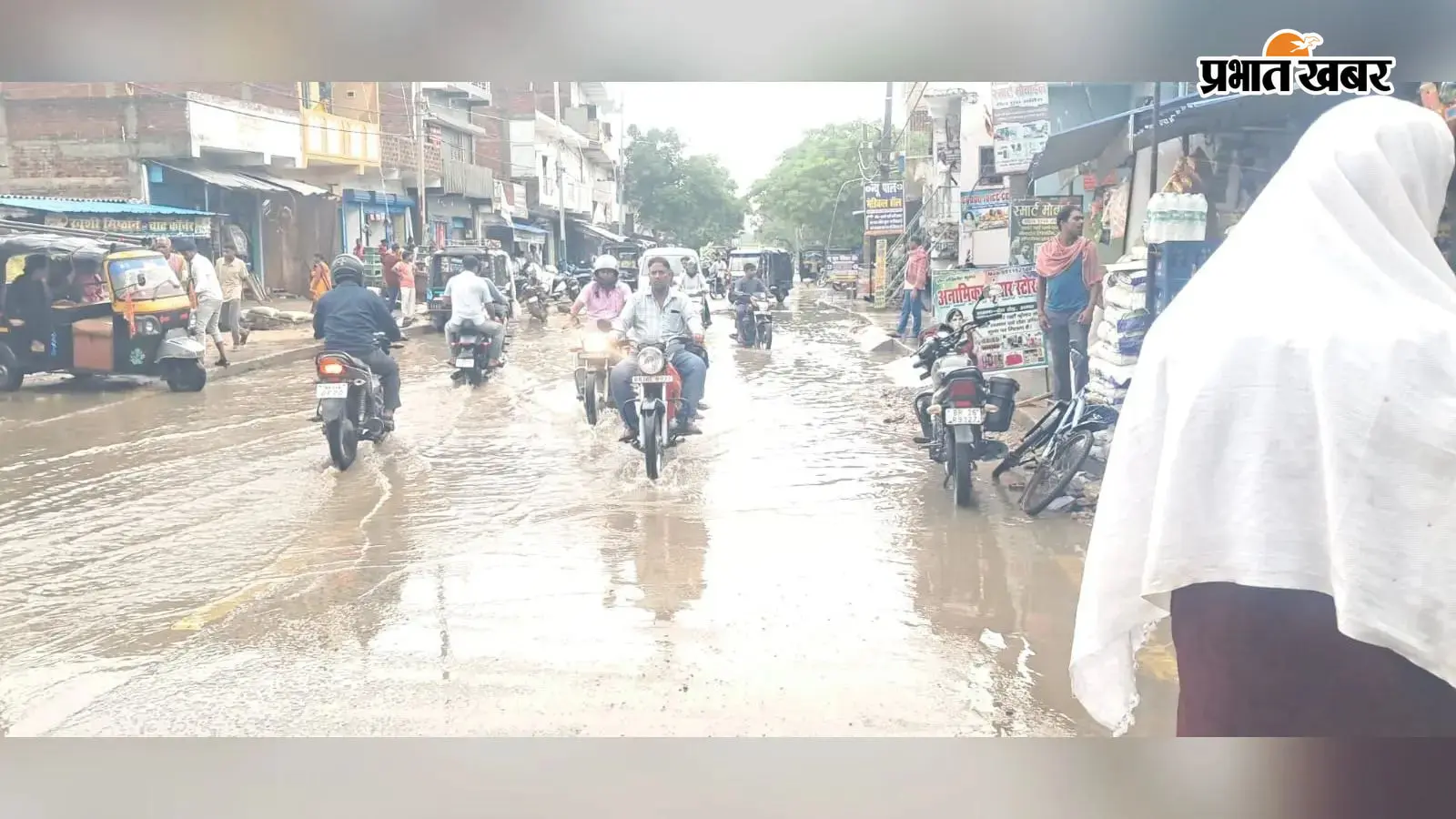 अंबा में झमाझम बारिश से बदला मौसम, उमस से मिली राहत; किसानों में जगी उम्मीद अंबा में झमाझम बारिश से बदला मौसम, उमस से मिली राहत; किसानों में जगी उम्मीद