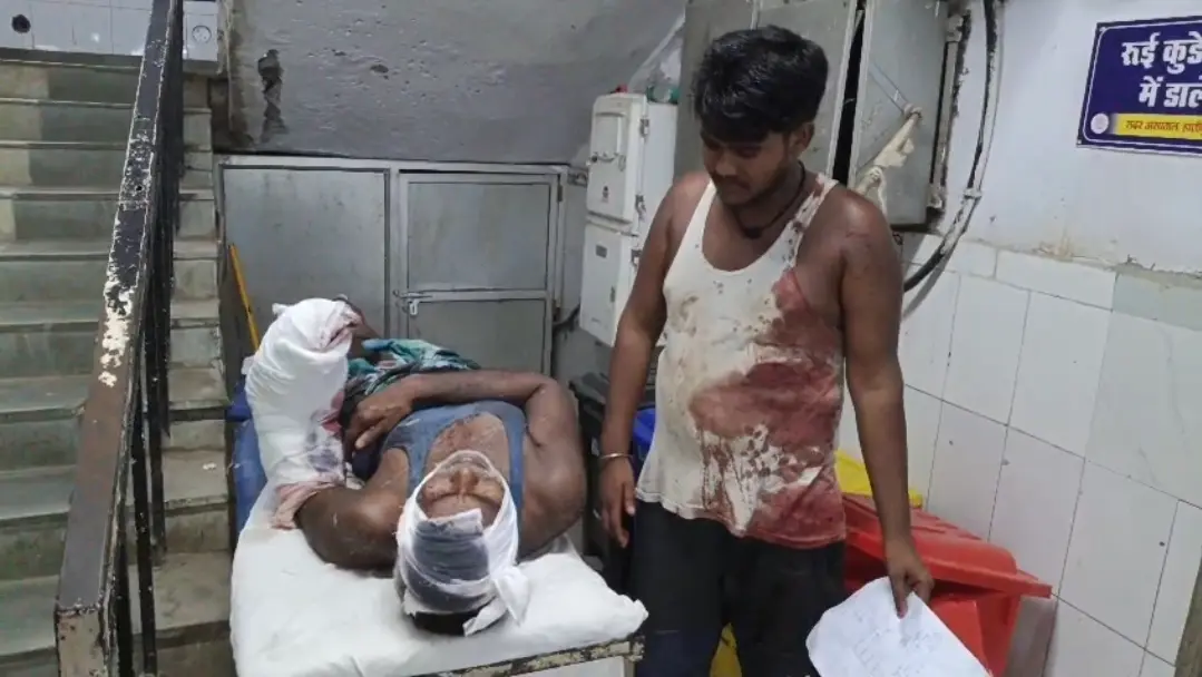 घायल इलाजरत सदर अस्पताल में | Prabhat Khabar Network घायल इलाजरत सदर अस्पताल में | Prabhat Khabar Network