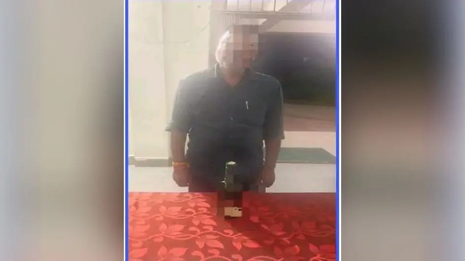 शराब के साथ प्रधानाध्यापक. | Prabhat Khabar Network शराब के साथ प्रधानाध्यापक. | Prabhat Khabar Network
